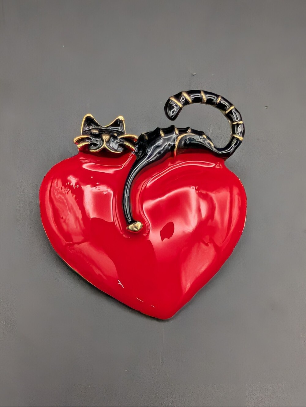 Vintage Enamel Black Cat & Red Heart Brooch Pin Gold Tone Whimsical Valentine